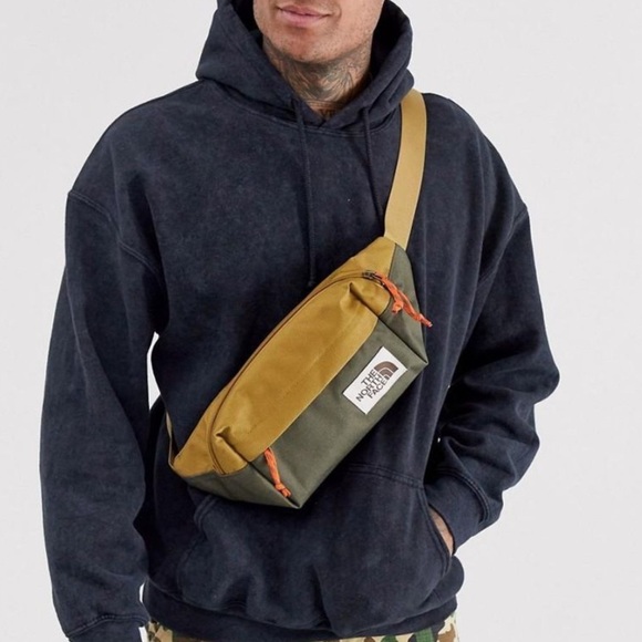 The North Face Belt Bag Versatile and Durable - Picture 1 of 14